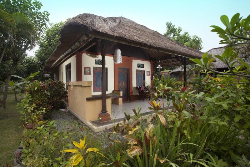 Taman Sari Bali Cottages Banyuwedang Bagian luar foto