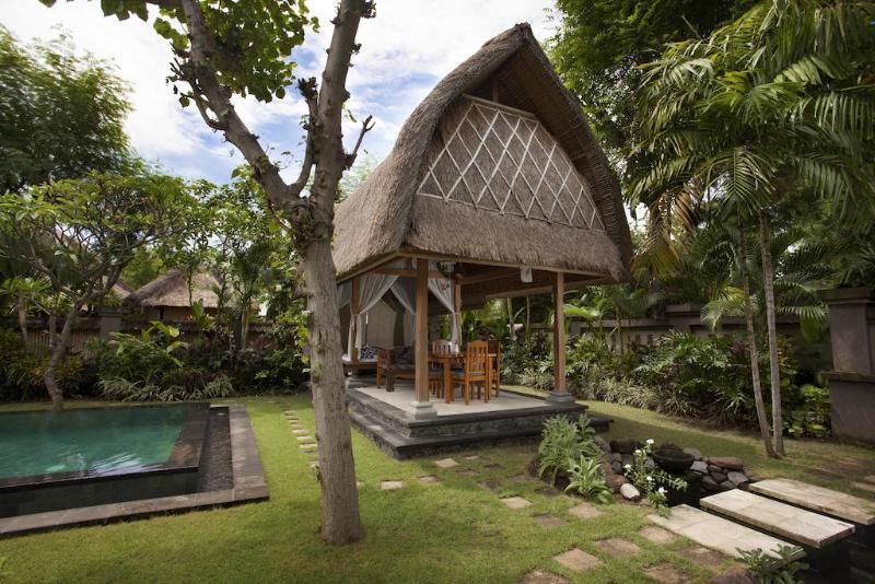 Taman Sari Bali Cottages Banyuwedang Bagian luar foto